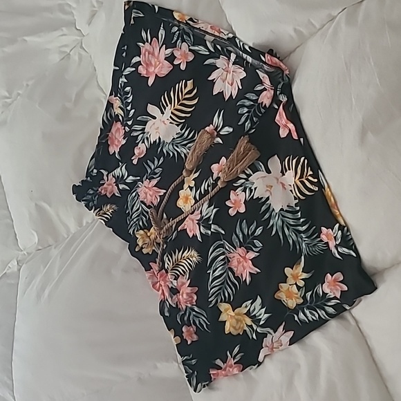 Summer Crop Top & Short Set - Picture 4 of 8